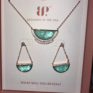 Chic Gold and Green Necklace Set by BP